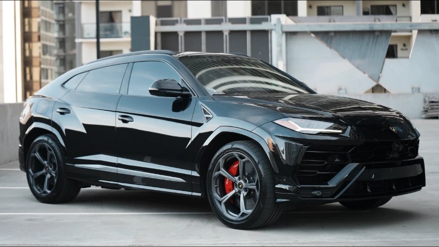 2020 Lamborghini Urus thumbnail 2