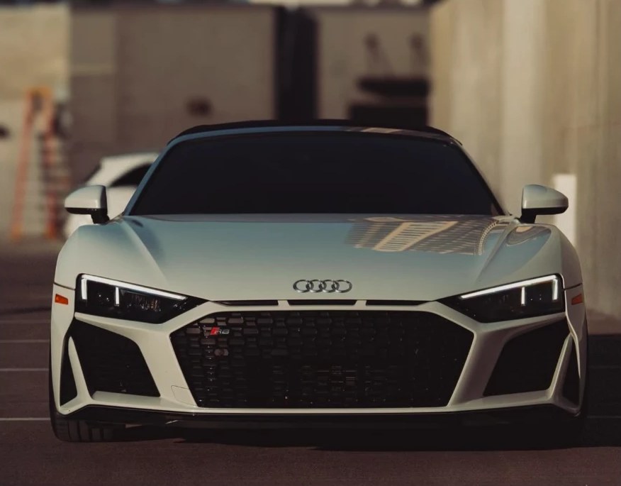 2023 Audi R8 V10 thumbnail 3